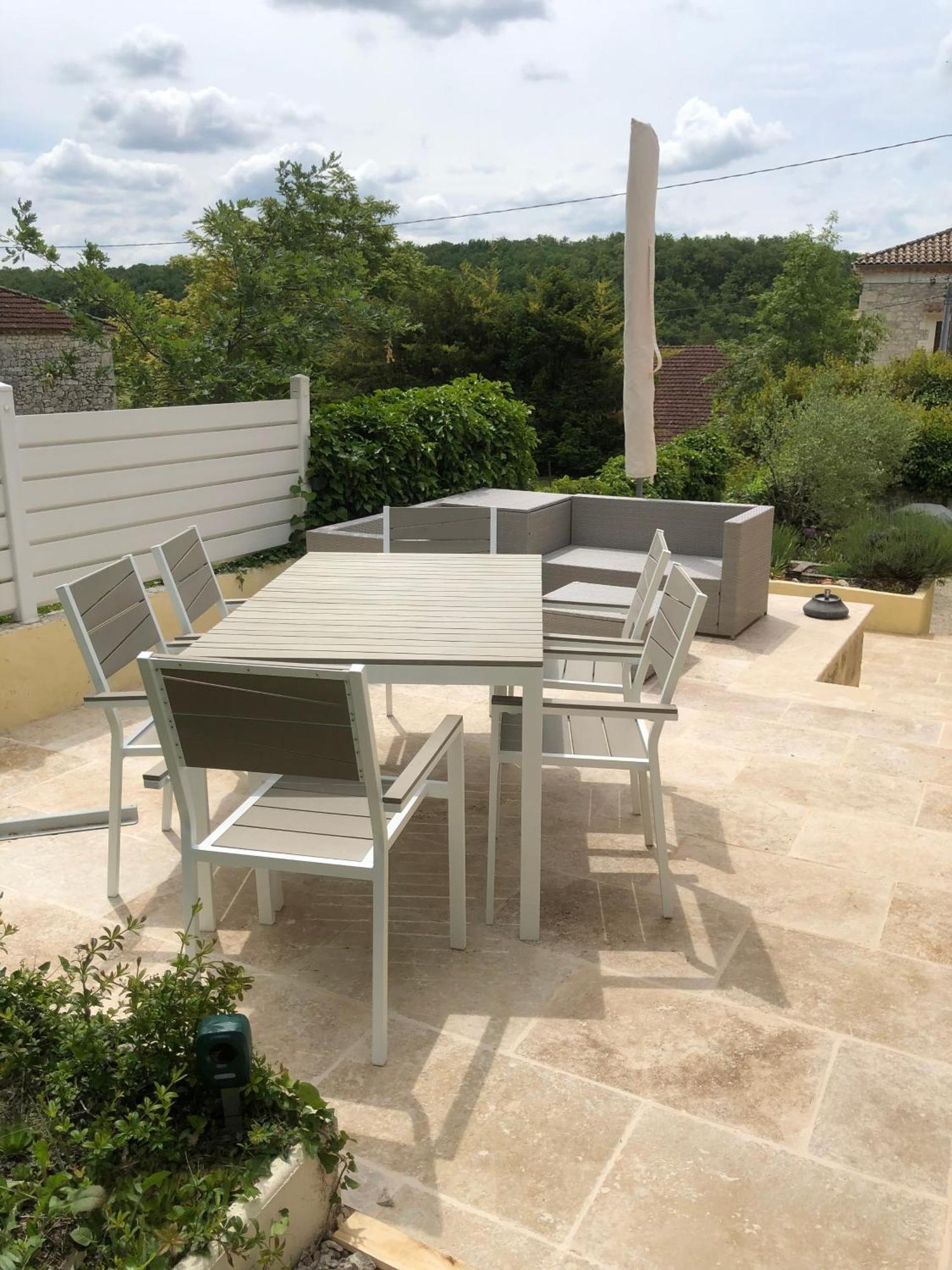 D'Est En Ouest Villa Montcuq Luaran gambar